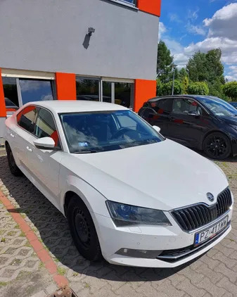 skoda superb Skoda Superb cena 63000 przebieg: 238203, rok produkcji 2018 z Łazy